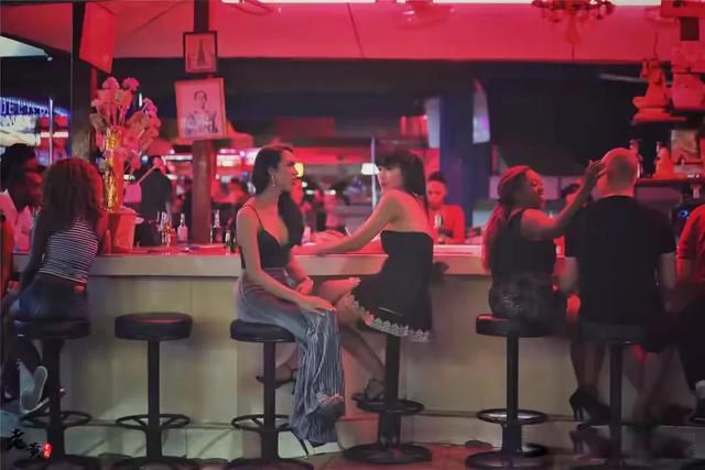 ���ߵϿ�����Ů������ Ů��ר��̩������ʲô��˼