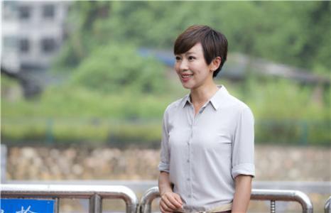 朱广权个人资料简介 央视主持朱广权老婆是欧阳夏丹吗