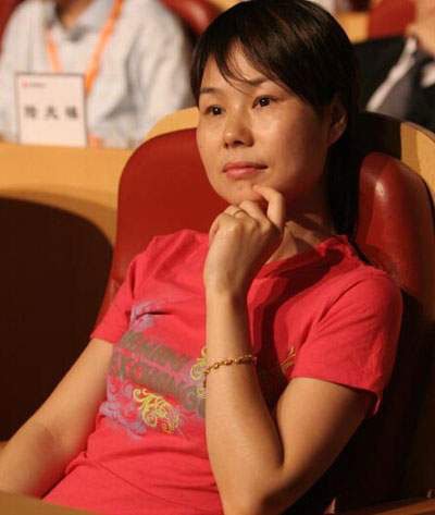 ����Ů����ѩ�־�ס��ַ? ֻ�ж��ӣ���Ů���Ǽٵ�