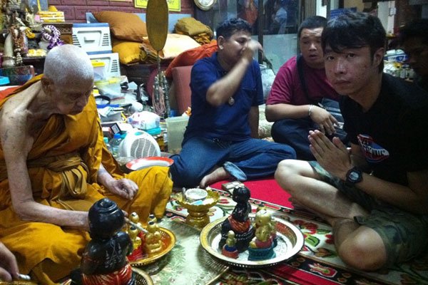 泰国古曼童是真的吗 吃东西的视频怎么回事