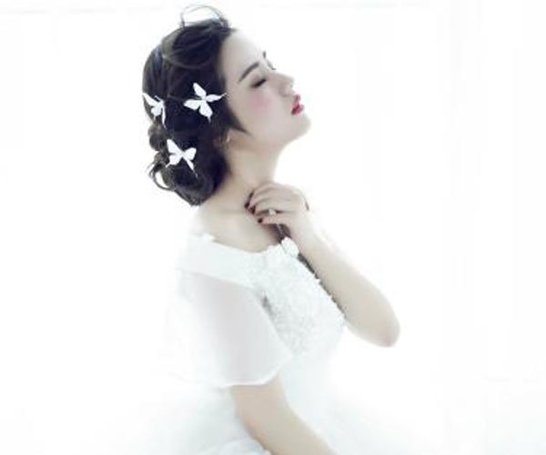 ��������Ů���ֲ�ԭ����Ƶ��ͼ ͻȻ�䷢���ҽе����ֵ�Ѫ��Ƭ