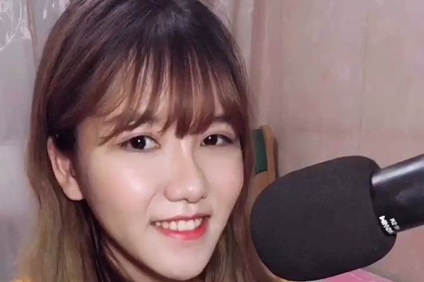 ���ֳ����ͺ�������һ������ ������Ƭ�����ֳ����Ǹ�Ů����˭