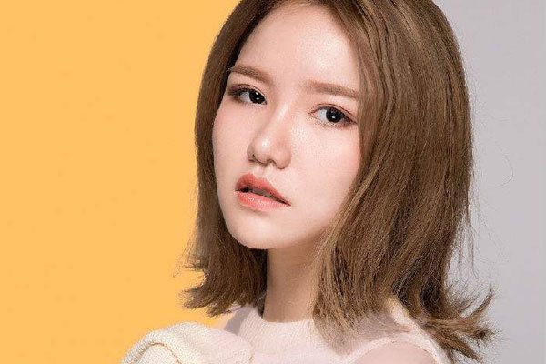 ���ֳ����ͺ�������һ������ ������Ƭ�����ֳ����Ǹ�Ů����˭