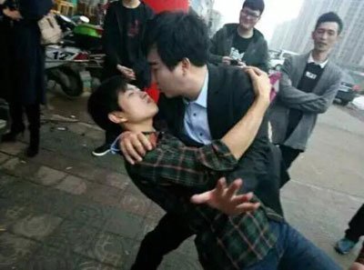 ���Ӻ������������� ���չ˵�����Ů�����˭