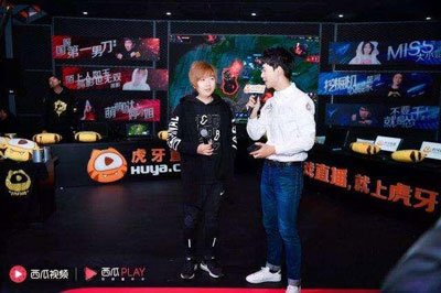 ���Ӻ������������� ���չ˵�����Ů�����˭