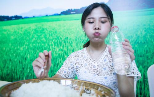 �Բ����Ӿ��������� �����ˣ����Ӿ�������Ա�Ͷ�һ��һ����