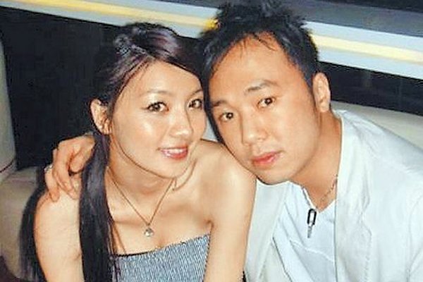 ������������ϼ�� 50��λŮģ���ģ���Ƶ�еĺ���Ů����λ