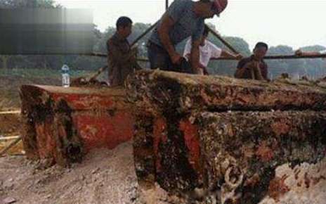 ����㳡Ϊʲô������ʬ�� �˹�����֣�����㳡�˹׿���������