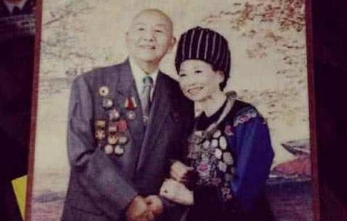 韩雪爷爷和外公是哪个将军 军人家庭:韩雪家世简历