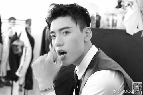 ������������ϼ�� ̸�����ˣ�������ǰŮ����˭