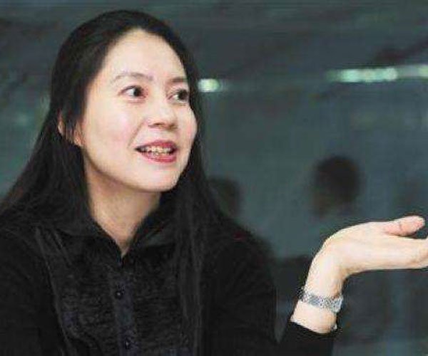 胡娜为什么还可以回国办画展 逃难?胡娜事件真相后的命运