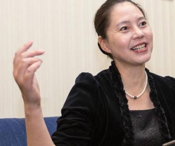 胡娜为什么还可以回国办画展 逃难?胡娜事件真相后的命运