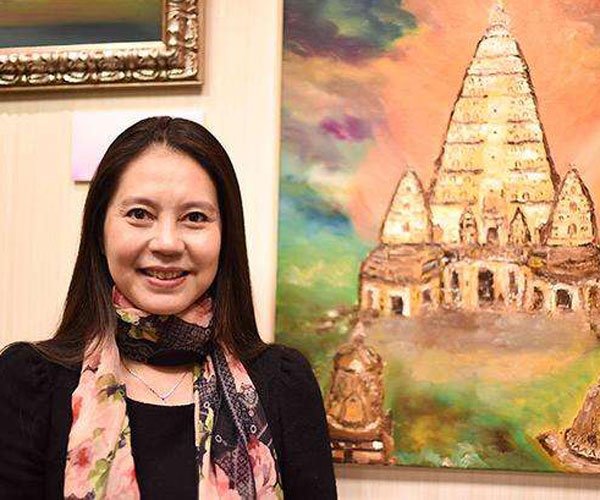 胡娜为什么还可以回国办画展 逃难?胡娜事件真相后的命运