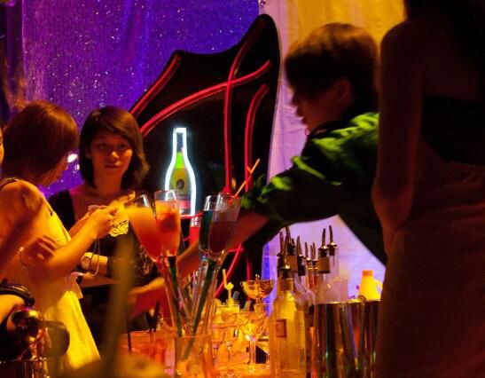 ���Ļ���Ů��ʲô����Ƚ���Ȥ �ȽϺݵ����Ļ���ð������150��(�۶���)