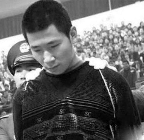 ���ĸ�ɱ�˰�����ֳ������� һ���ʱ���ɱ��42��