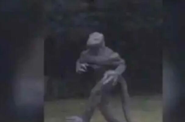 Ӣ��Ů������ɯ�׶��������˵Ĺ��� �������Ӣ�������������˵ĺ�����