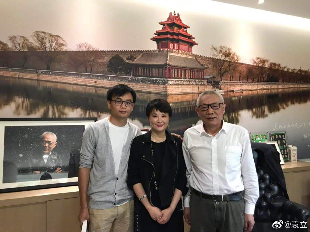 演员袁立的老公是谁 和赵岭离婚互撕:现任老公是做什么的