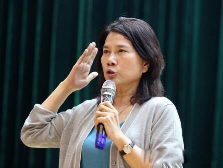 董明珠的个人资料详细简介 格力董事长董明珠学历有多高