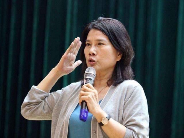 董明珠的个人资料详细简介 格力董事长董明珠学历有多高