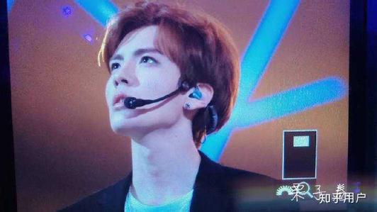 �����B�������ϼ�� ��һ��Ů��������������