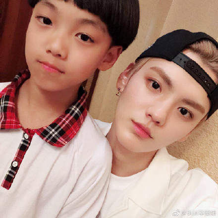 �����B�������ϼ�� ��һ��Ů��������������