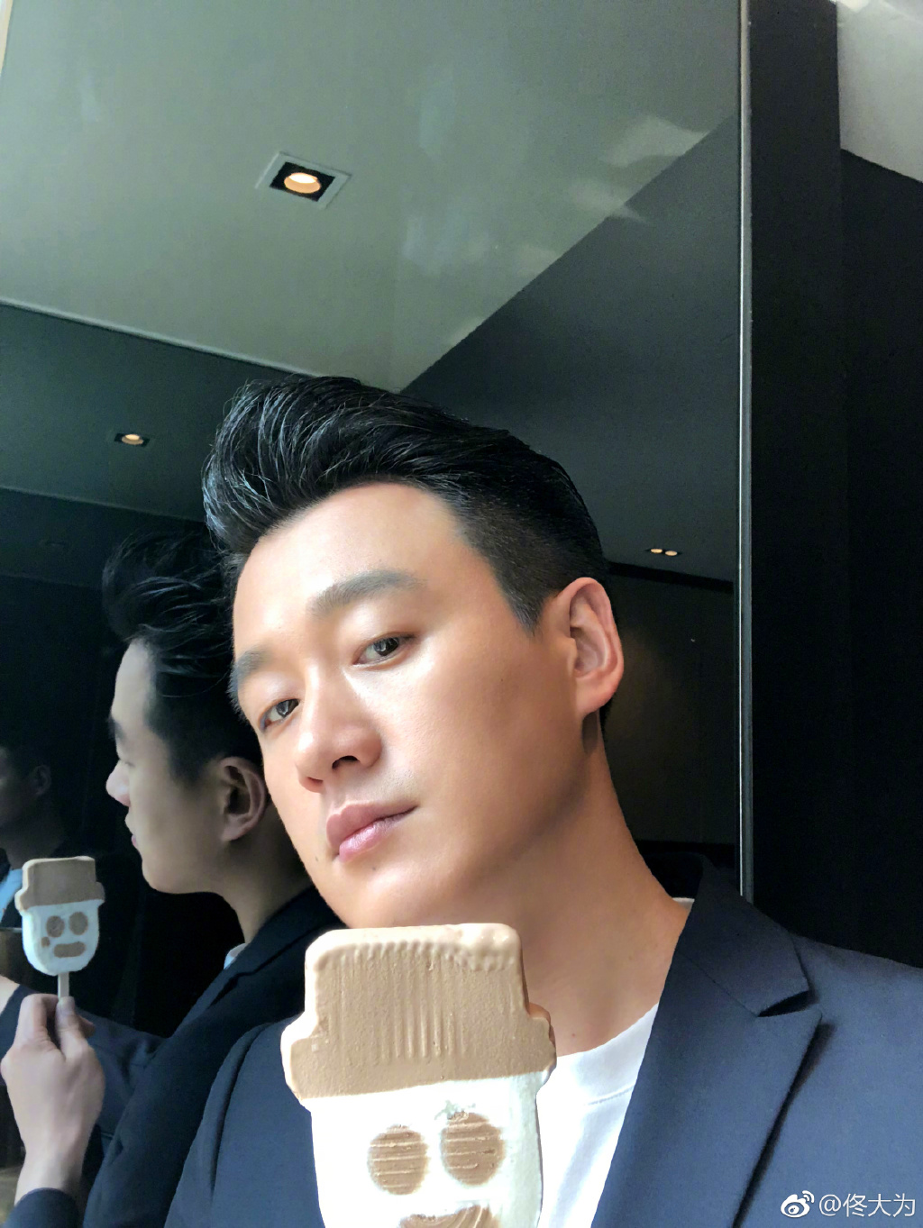 佟dark为哲学出处 为什么佟大为微博被哲学刷屏